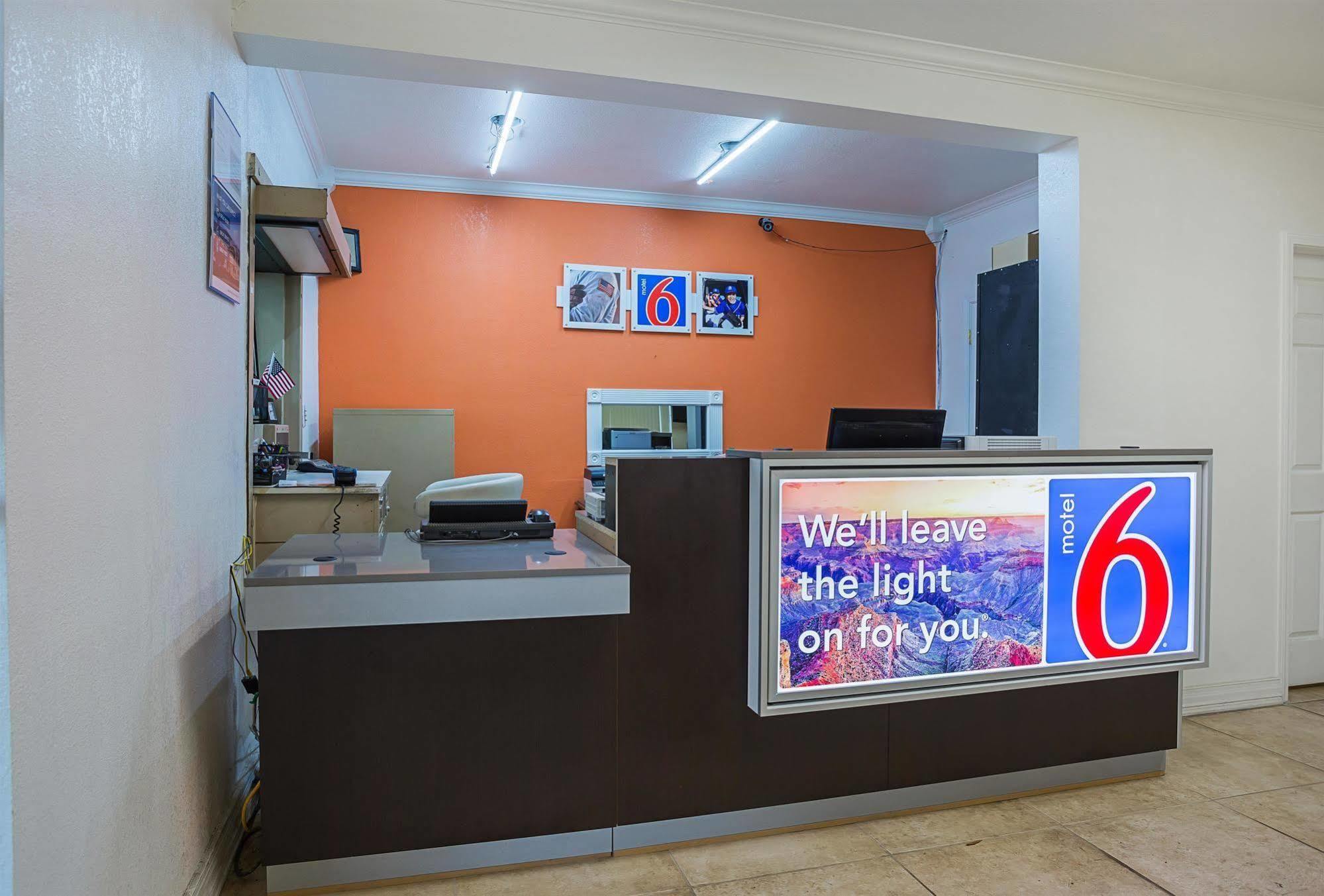 Motel 6-Brinkley, Ar Екстер'єр фото