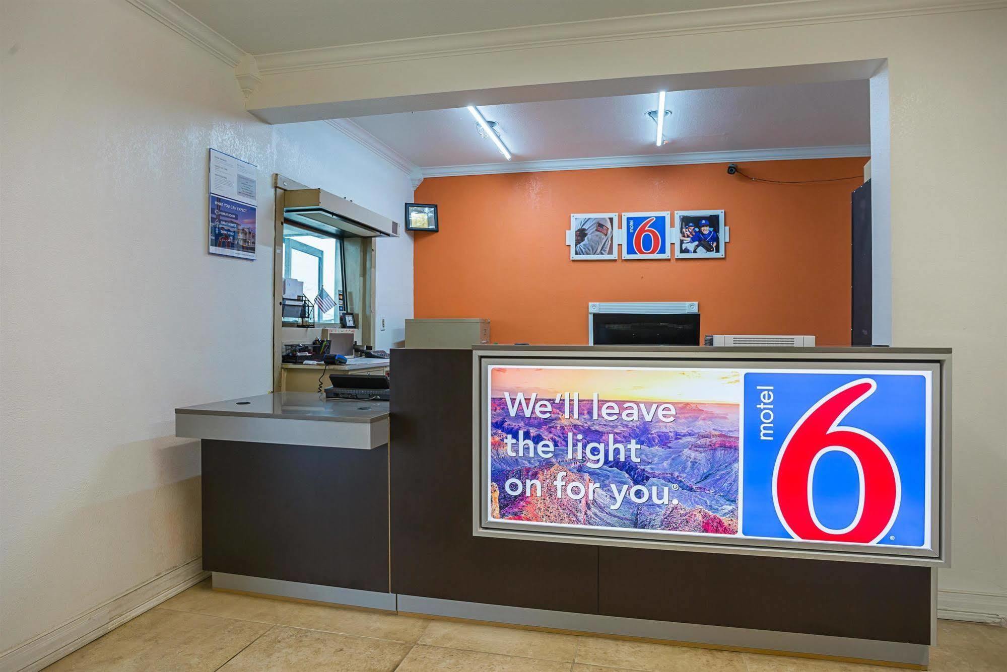 Motel 6-Brinkley, Ar Екстер'єр фото